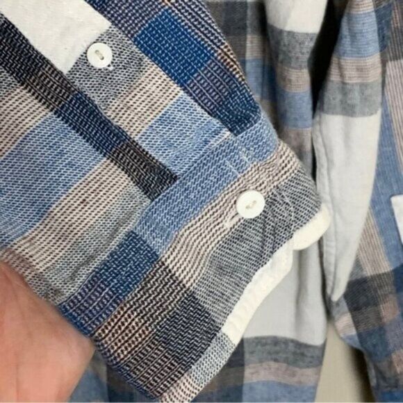 Men’s White and Blue Button Front Plaid Levi’s Flannel Top - Large - Picture 4 of 6